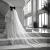 La cape de mariée : pourquoi cet accessoire couture redéfinit la silhouette nuptiale en 2026
