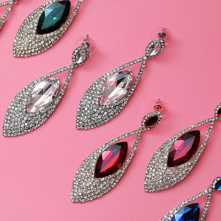 Le Luxe à l'Ère Numérique: Comment les Marques de Haute Couture Conquièrent le Web