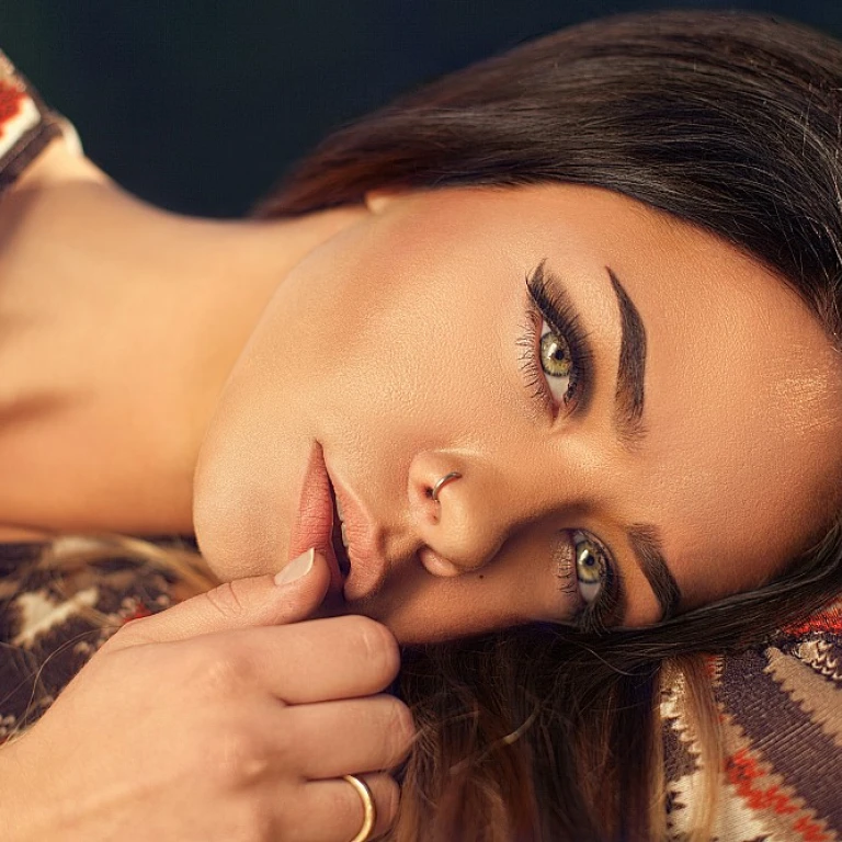 Élégance intemporelle de la robe couleur champagne doré