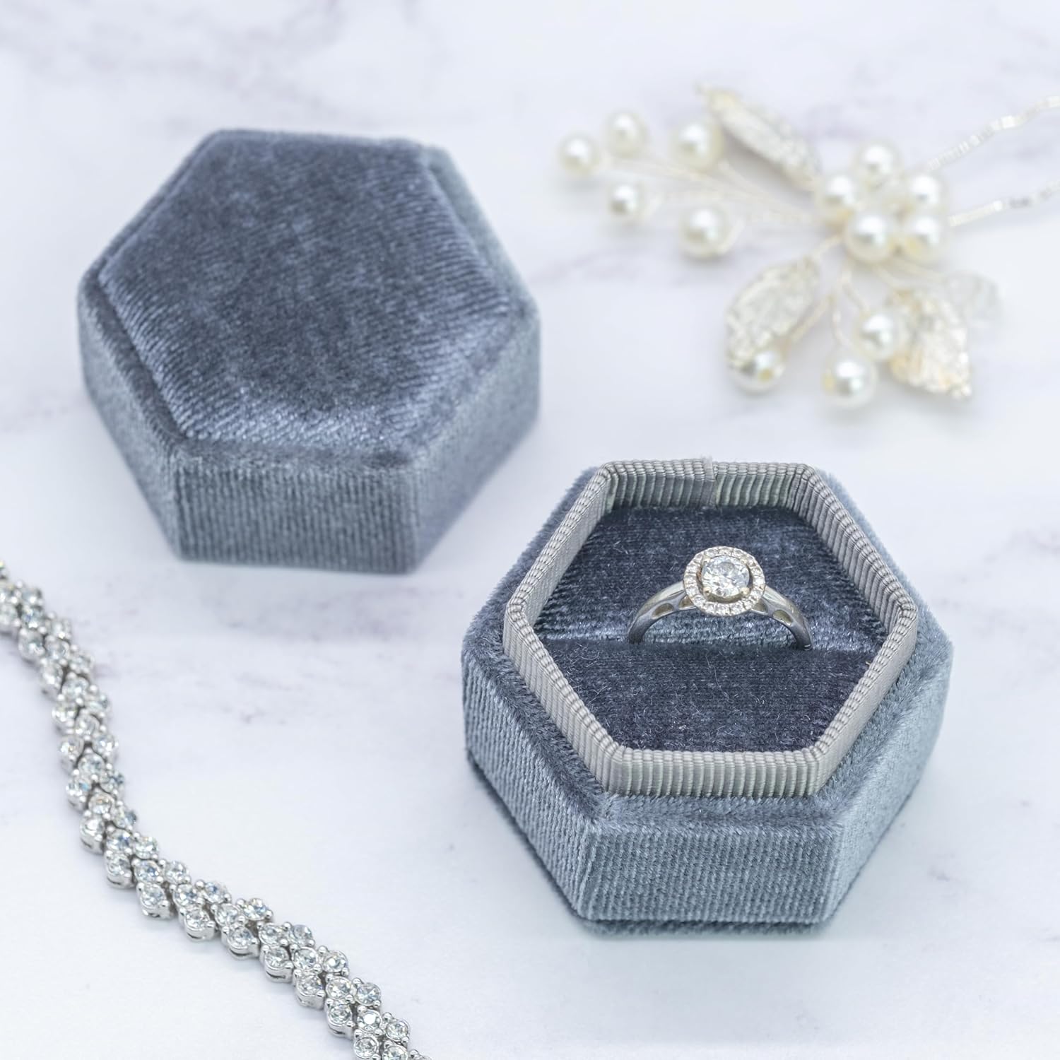 Écrin à bague en velours gris - Écrin à bijoux élégant - Pour bague de fiançailles, demande en mariage - Boîte cadeau avec intérieur en mousse Grise