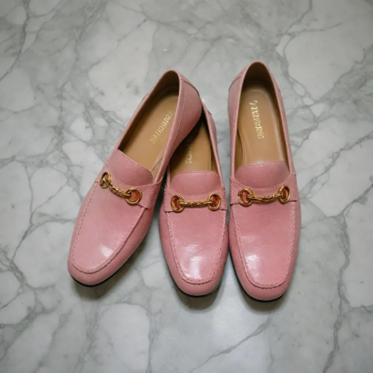 L’élégance intemporelle des mocassins Gucci : symbole de raffinement et de modernité