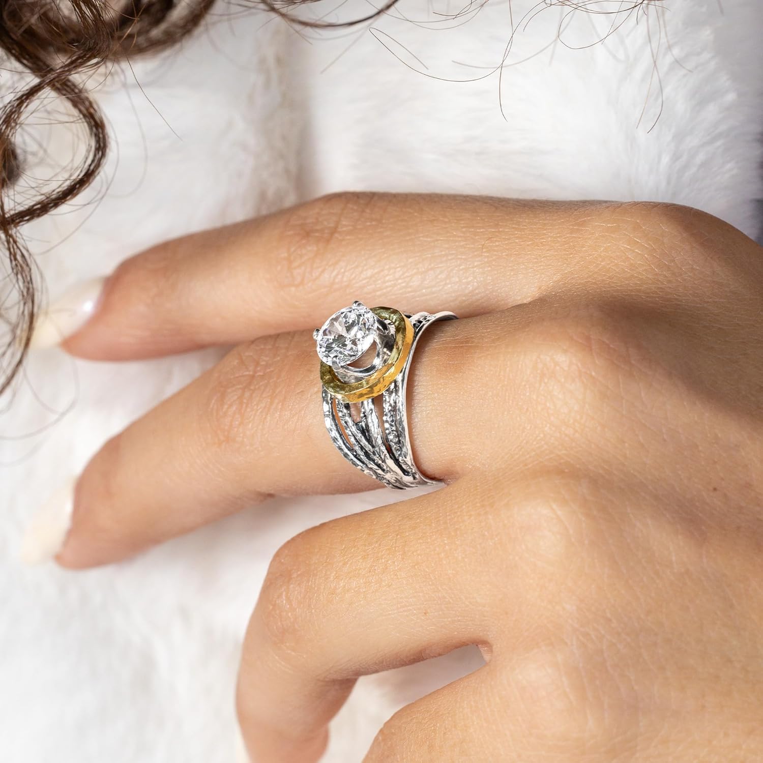 Bague mixte en métal bicolore pour femme – Fil de zirconium – Argent sterling 925 et or 14 carats sur argent – Anneau sculptural avec zircone ronde – Design hypoallergénique Cristal CZ 9