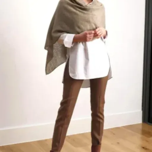 Test SEMON Cashmere Poncho bleu jean : le poncho cachemire qui fait tout (mais pas pour tout le monde)