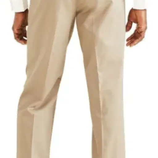 Test Dockers Classic Fit Signature Khaki 2.0 : le chino à pinces qui fait le job au bureau