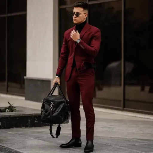 Test Time Resistance The Hitchhiker's Guide To The Galaxy : le sac week-end en cuir qui mise sur le style et la durée