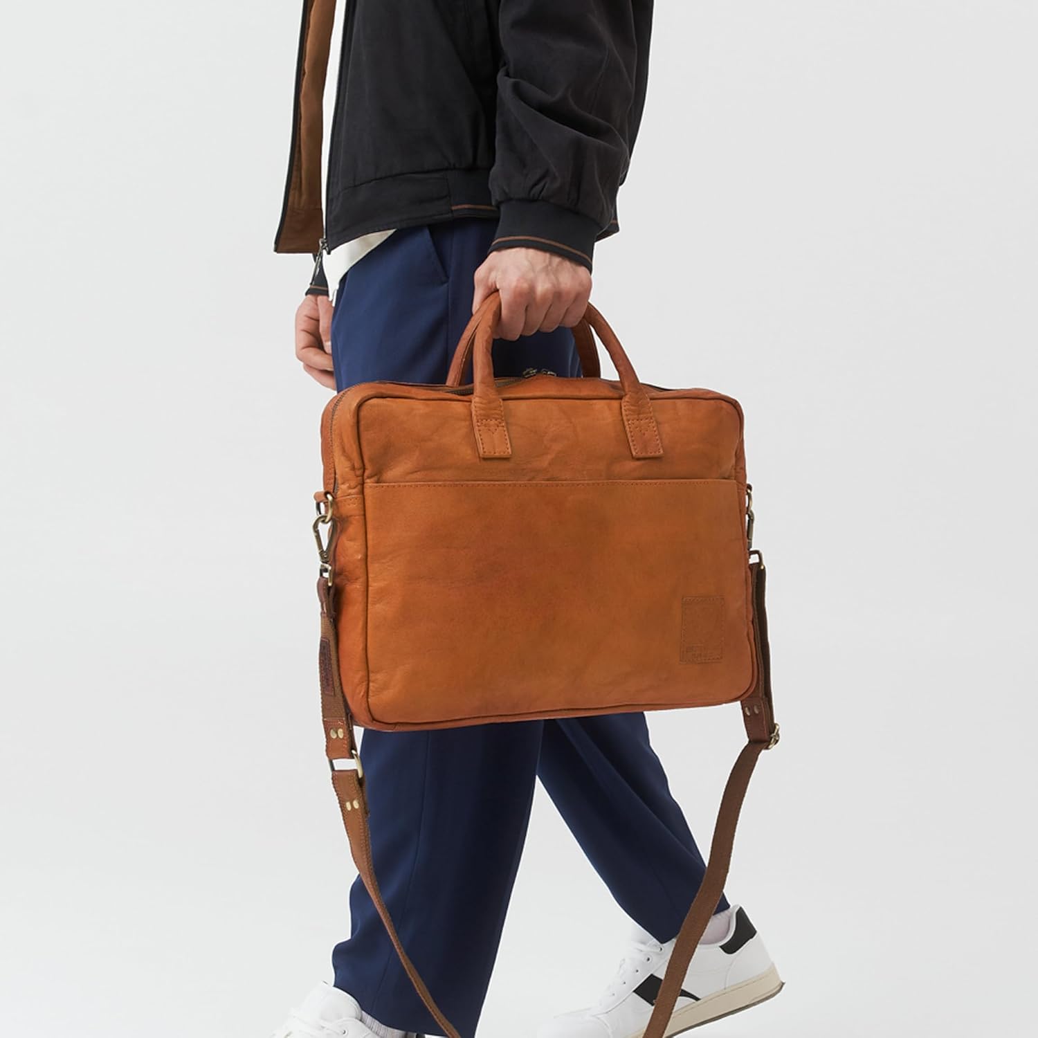 Madrid Sac pour Ordinateur Portable en Cuir Véritable avec Bandoulière Amovible, Élégant et Fonctionnel, Idéal comme Serviette de Travail pour Homme et Femme Marron