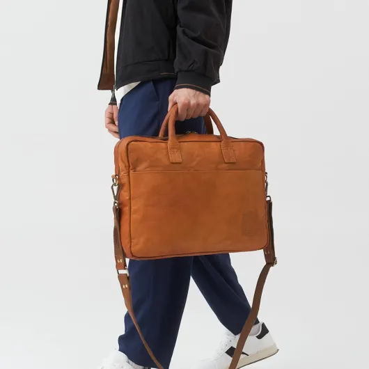 Madrid Sac pour Ordinateur Portable en Cuir Véritable avec Bandoulière Amovible, Élégant et Fonctionnel, Idéal comme Serviette de Travail pour Homme et Femme Marron