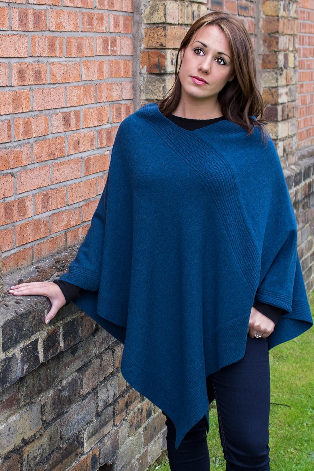 Love Cashmere Poncho de Créateur pour Femme 100% Cachemire Taille unique Naturel Clair